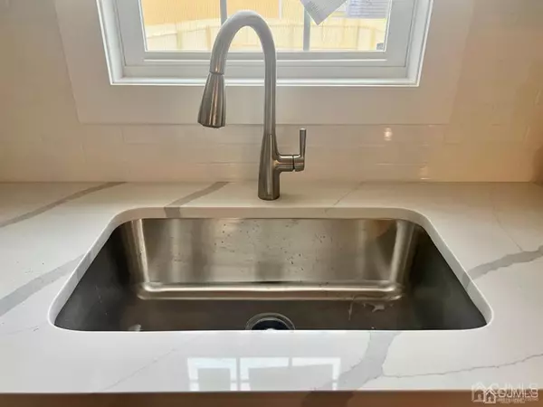 Fords, NJ 08863,405 Crows Mill RD