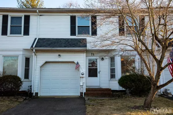 71 Carriage LN, Englishtown, NJ 07726