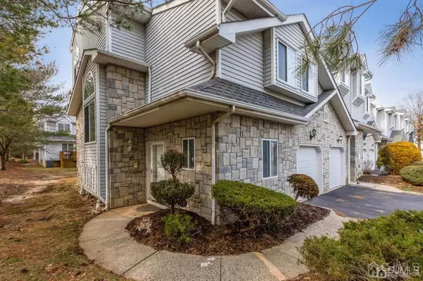 9 Picaron PL, South Amboy, NJ 08879