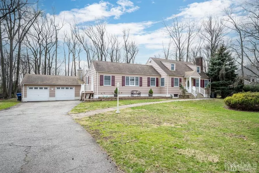 366 Middlesex AVE, Colonia, NJ 07067