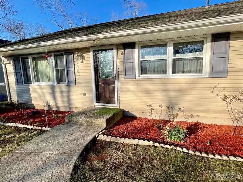 6 Rebecca PL, Piscataway, NJ 08854