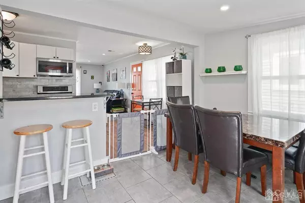 Fords, NJ 08869,28 Summit AVE