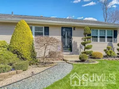 140 Kendall DR, Sayreville, NJ 08859