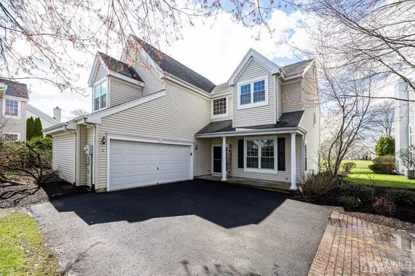 6 Greenwich CT, Monroe, NJ 08831