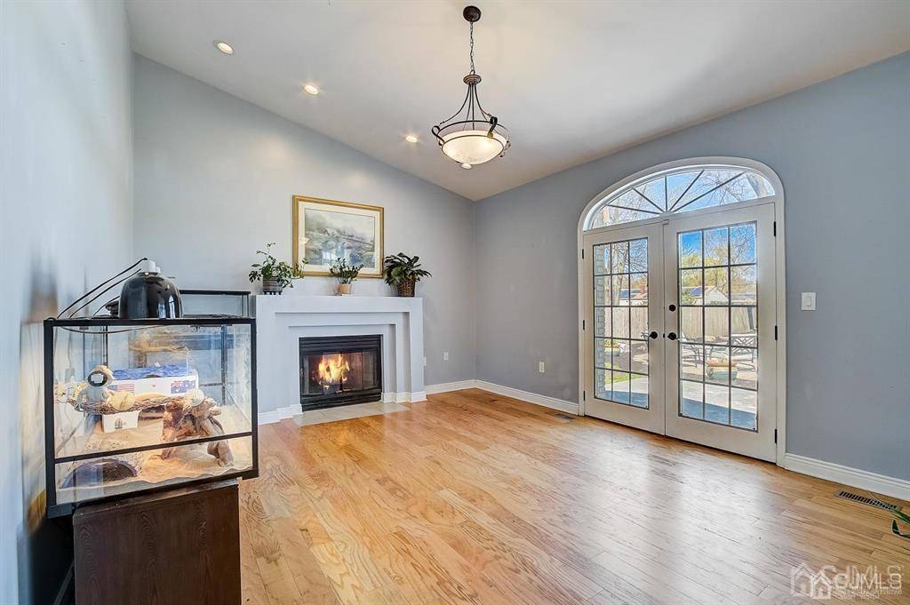 East Brunswick, NJ 08816,30 Appleby LN N