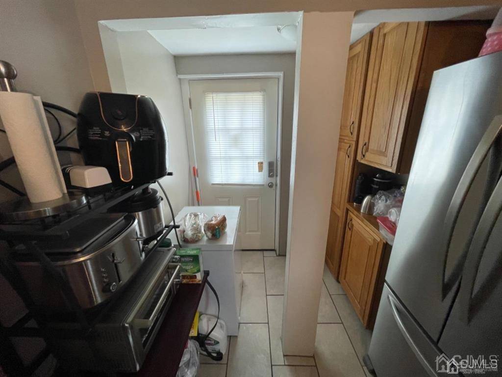 Edison, NJ 08817,4 Columbus AVE