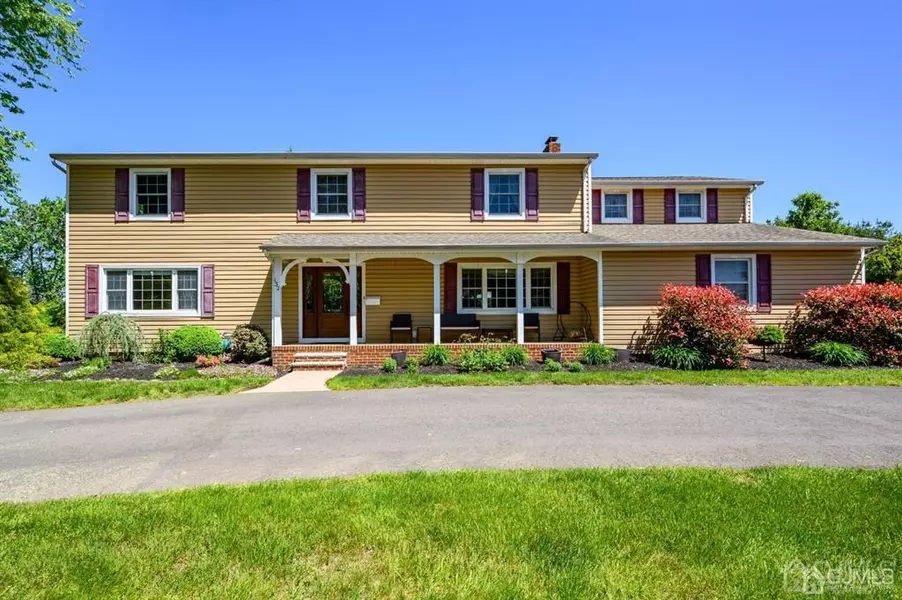 132 Coachman DR N, Freehold Twp, NJ 07728