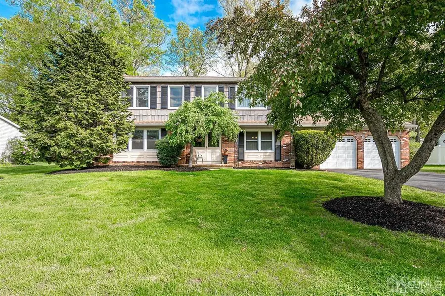 11 Groendyke LN, Plainsboro, NJ 08536