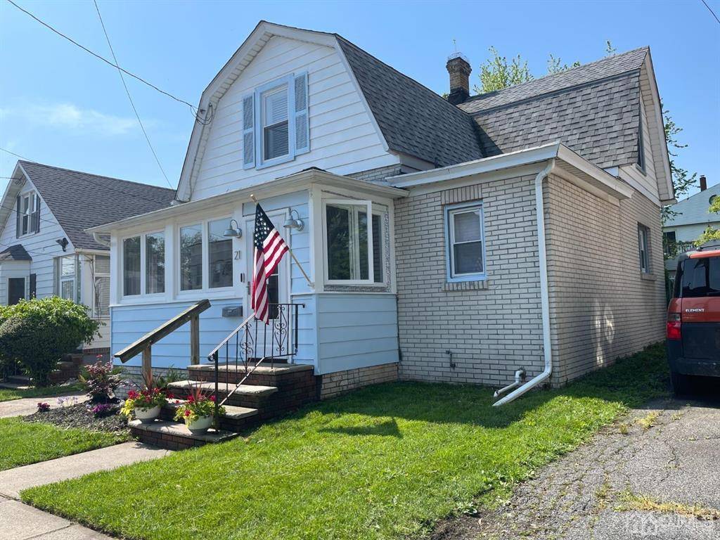 21 Douglas ST, Fords, NJ 08863
