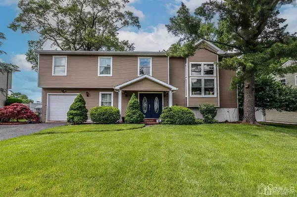 12 Newkirk RD, Franklin, NJ 08873