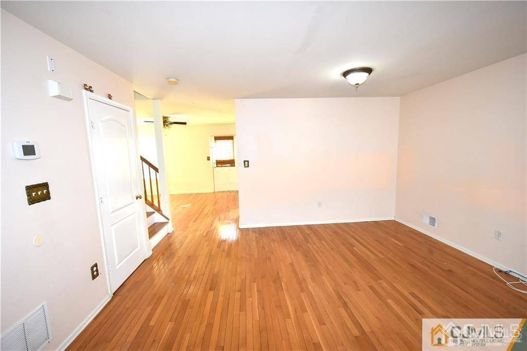 North Brunswick, NJ 08902,32 Palmetto WAY