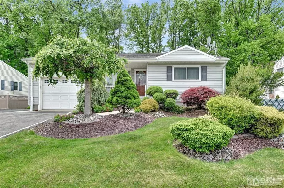 139 Carson DR, Colonia, NJ 07067