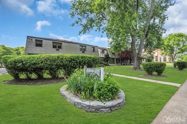 Matawan, NJ 07747,520 Cliffwood AVE #E2