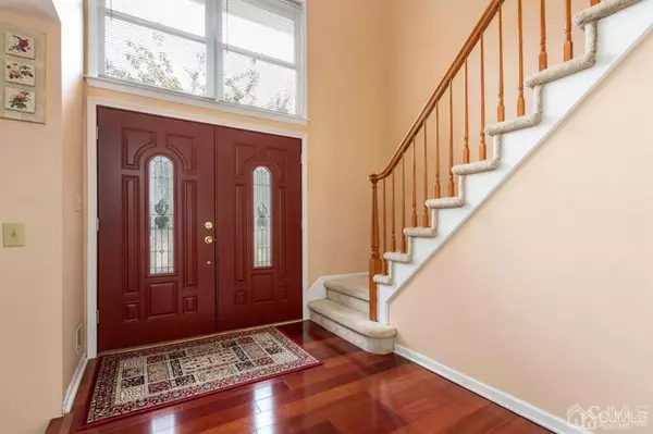 North Brunswick, NJ 08902,1633 Hudson AVE