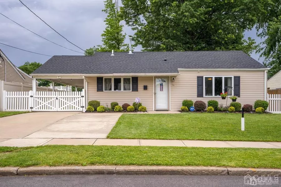 24 Kenmore RD, Edison, NJ 08817