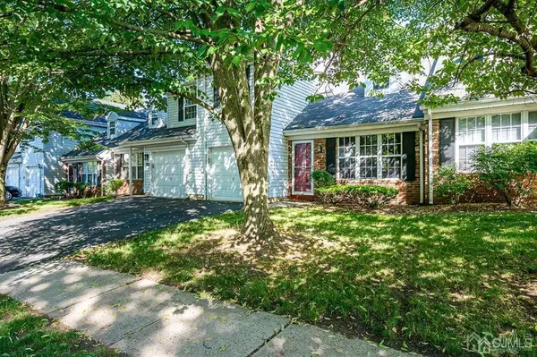 Franklin, NJ 08873,184 Dickens CT