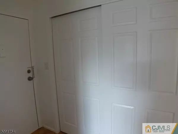 Woodbridge Proper, NJ 07095,340 Sharon Garden CT