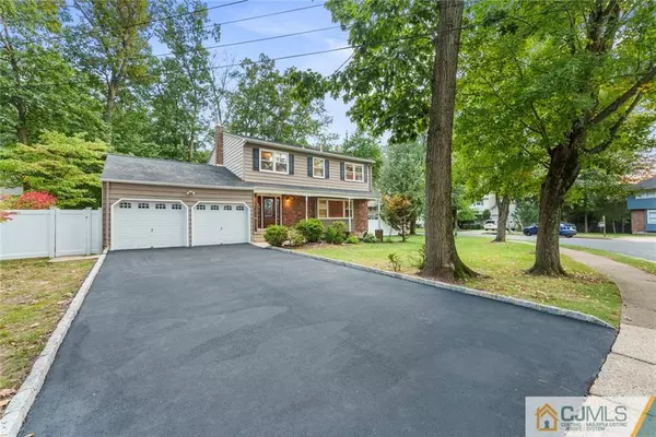 Edison, NJ 08820,19 Dellview DR