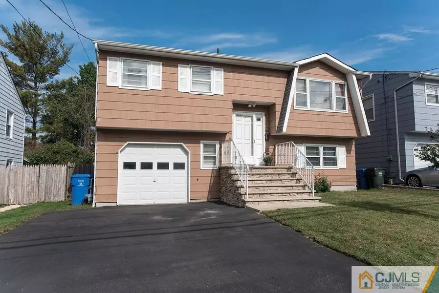 562 Chain O Hills RD, Colonia, NJ 07067