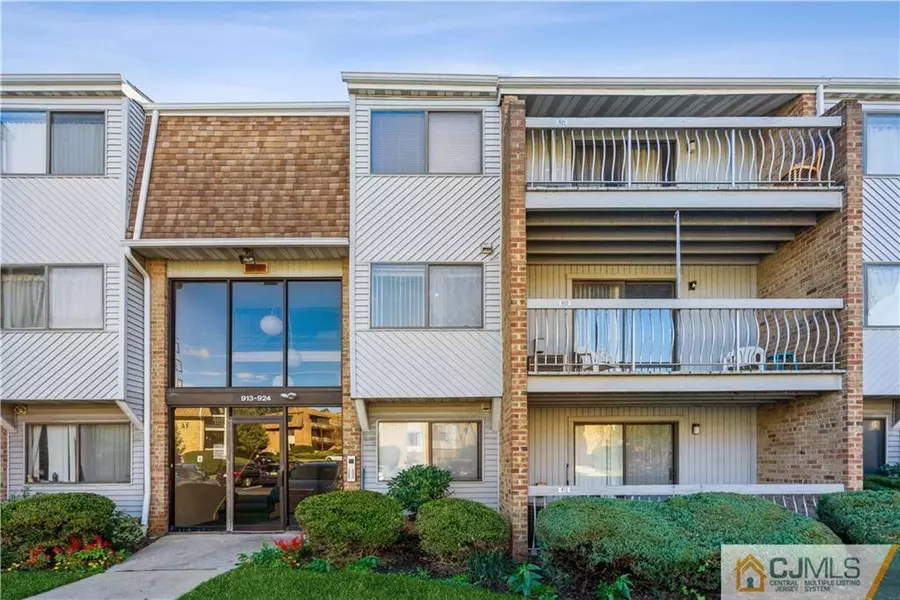 917 Edison Glen TER, Edison, NJ 08837