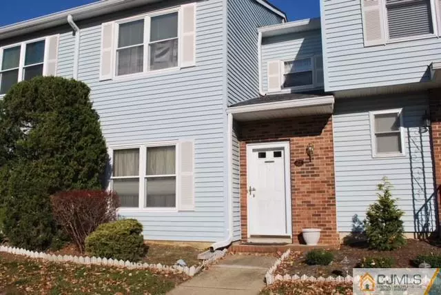 27 Hickory CT #40, Jamesburg, NJ 08831