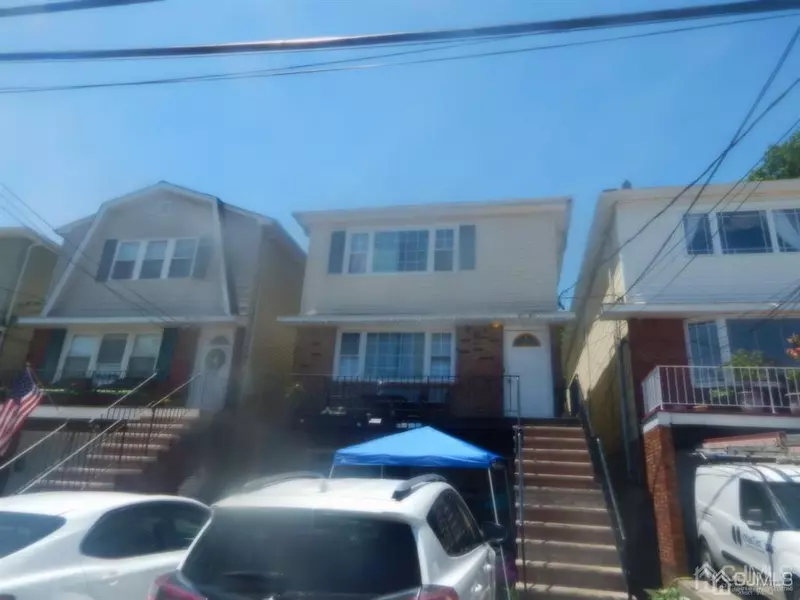 18-20 Judy DR, Keasbey, NJ 08832