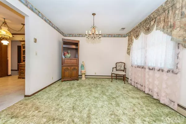 Sayreville, NJ 08872,112 N Edward ST