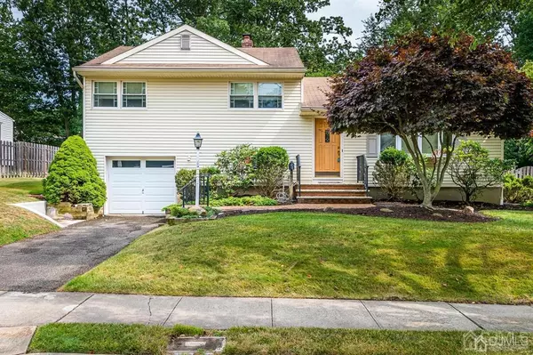 25 Woodside AVE,  Metuchen,  NJ 08840