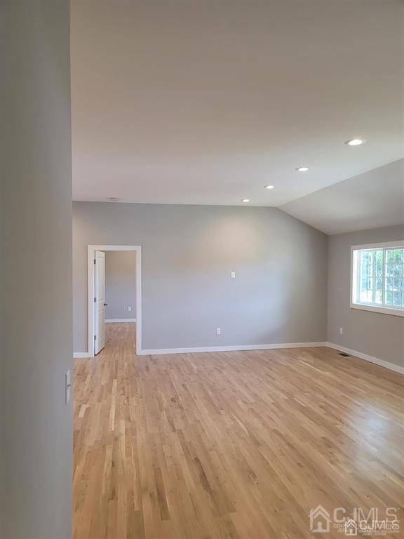 Sayreville, NJ 08859,6 Roseann PL