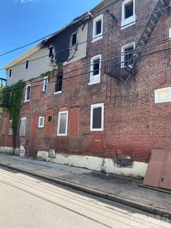 Trenton, NJ 08618,560 Edgewood AVE