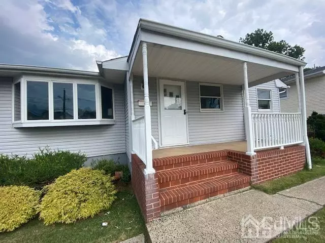 46 Roosevelt AVE, Colonia, NJ 07067