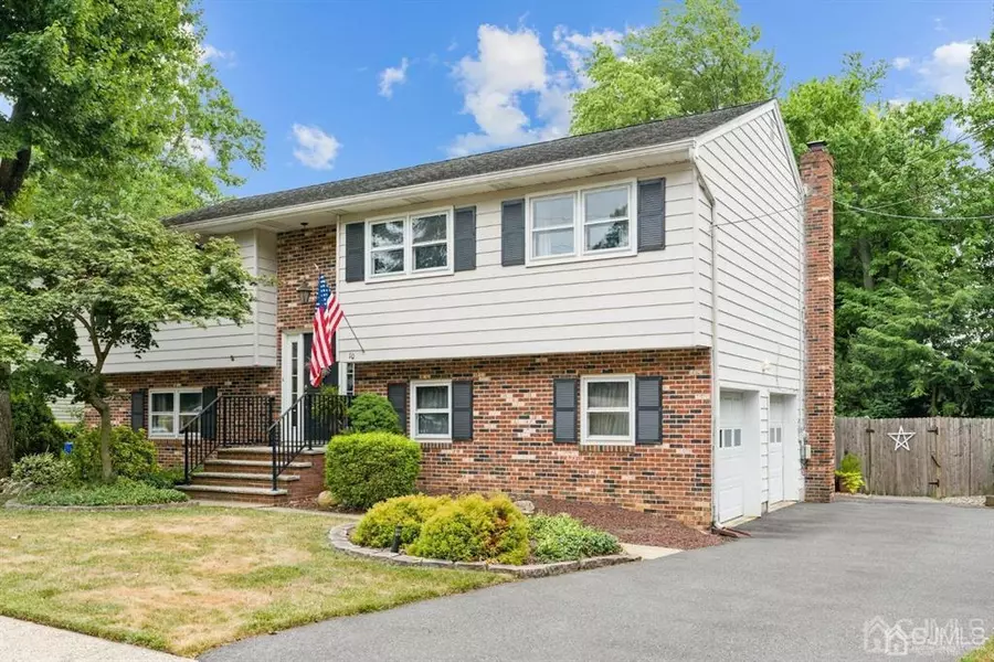 10 Renoux DR, Milltown, NJ 08850
