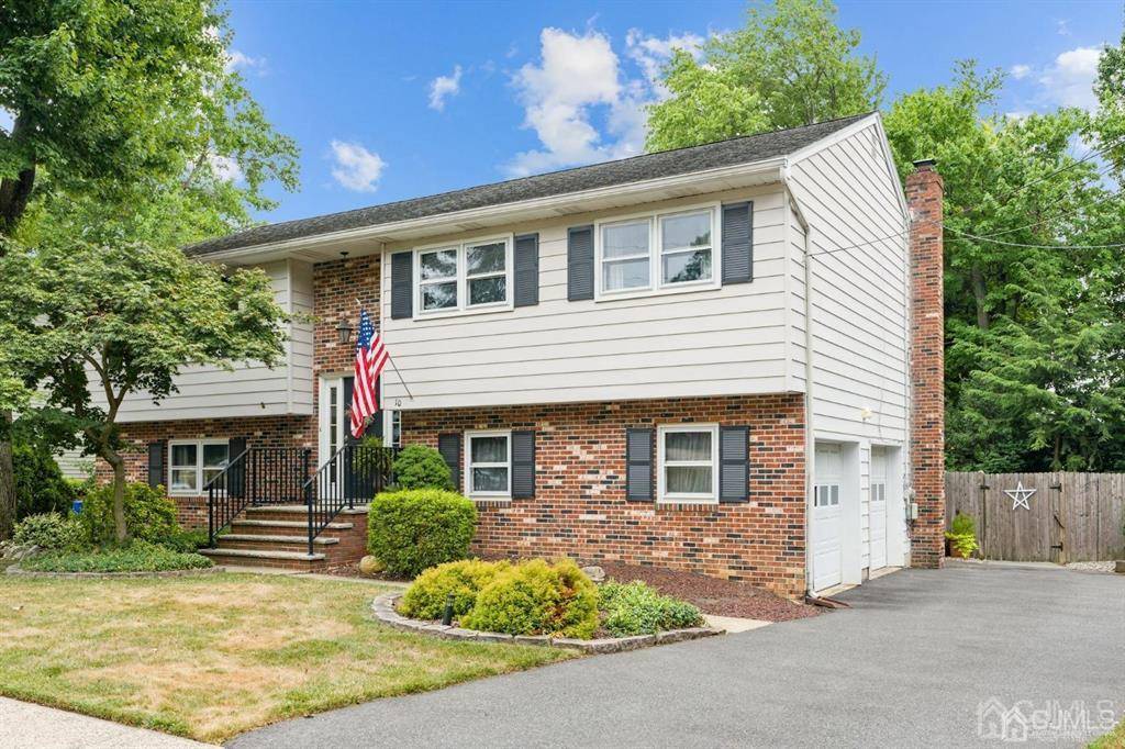 10 Renoux DR, Milltown, NJ 08850