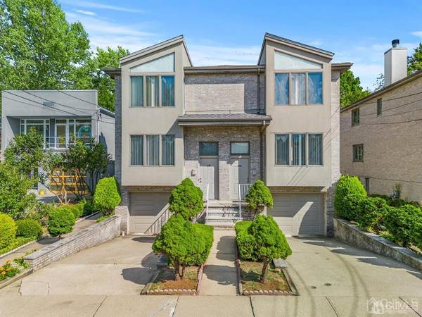 2452 2nd ST,  Fort Lee,  NJ 07024