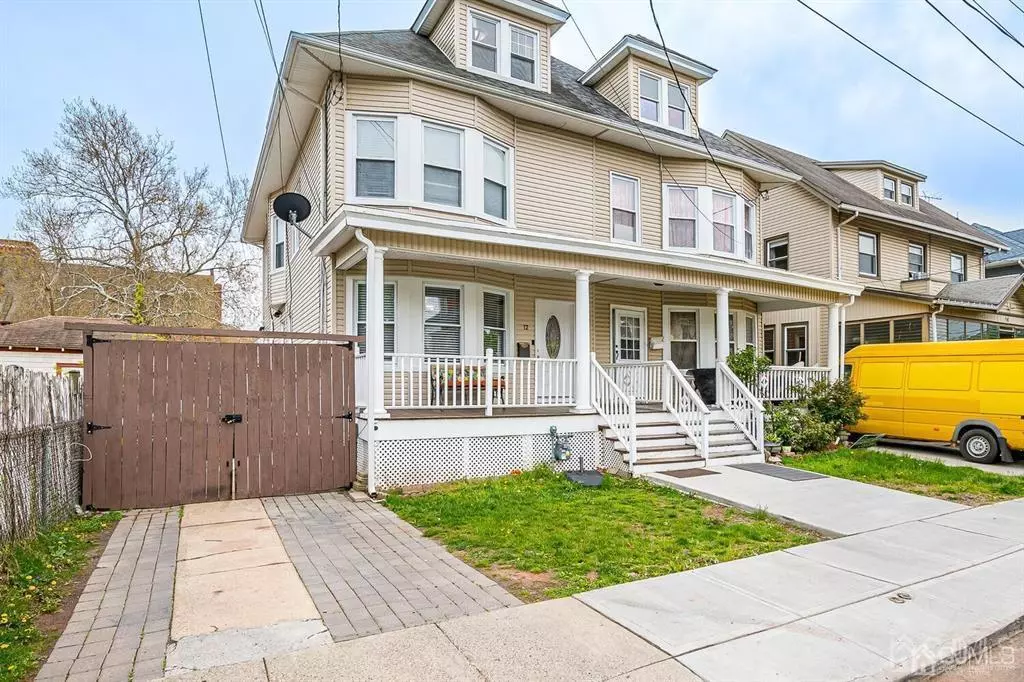 Elizabeth, NJ 07208,12 Oakwood PL