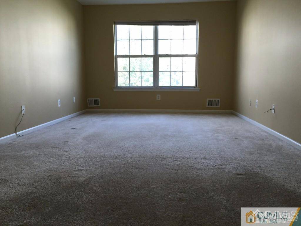 Edison, NJ 08820,15 Inverness DR