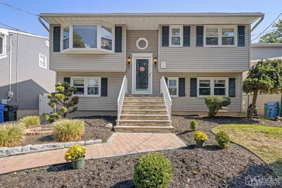 70 6th AVE, Port Reading, NJ 07064