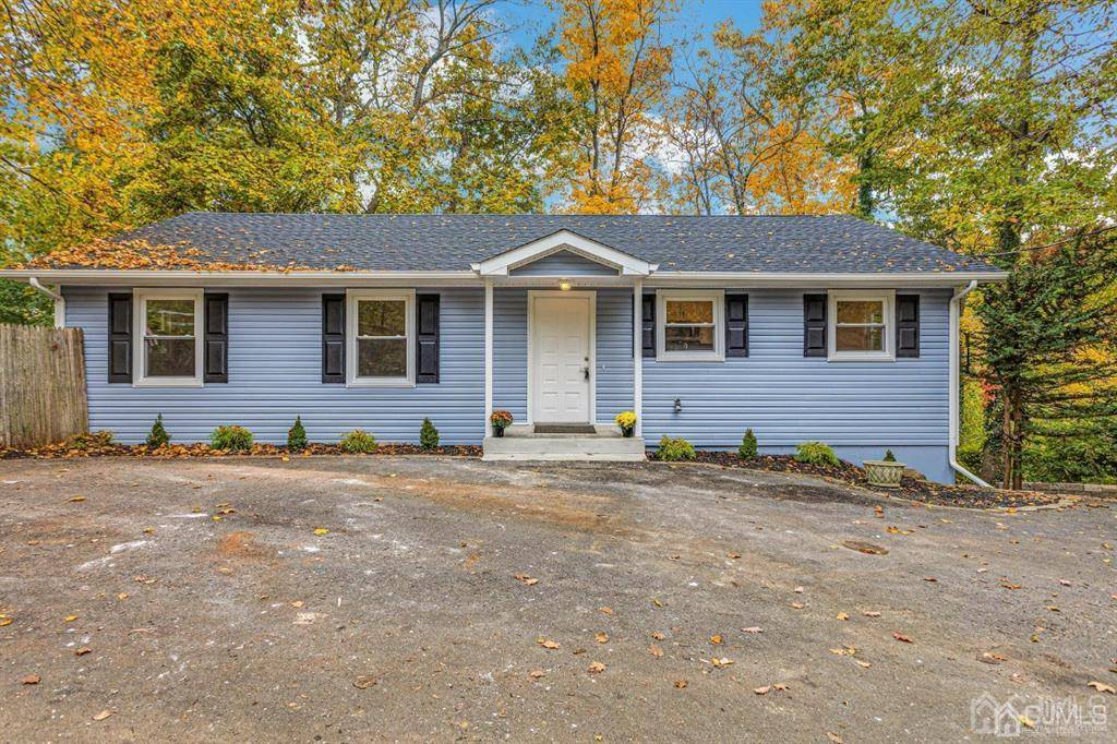2 N Peak ST N, Highlands, NJ 07732