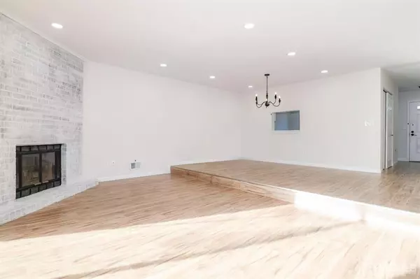 East Brunswick, NJ 08816,355 Bromley PL
