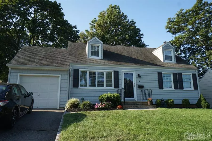 9 Shadowlawn DR, Colonia, NJ 07067