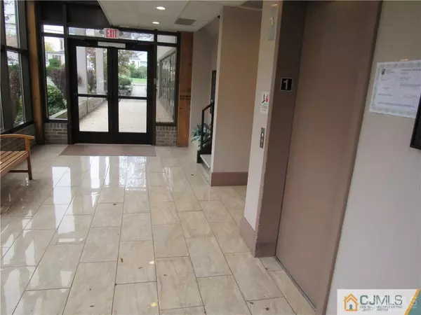 North Brunswick, NJ 08902,622 Georges RD #2