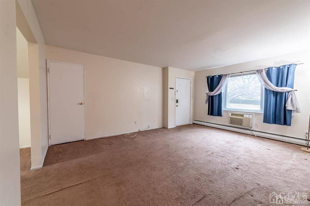 Edison, NJ 08817,50 Fox RD #5A