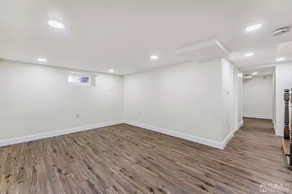 354 Salem RD Union Twp, NJ 07083