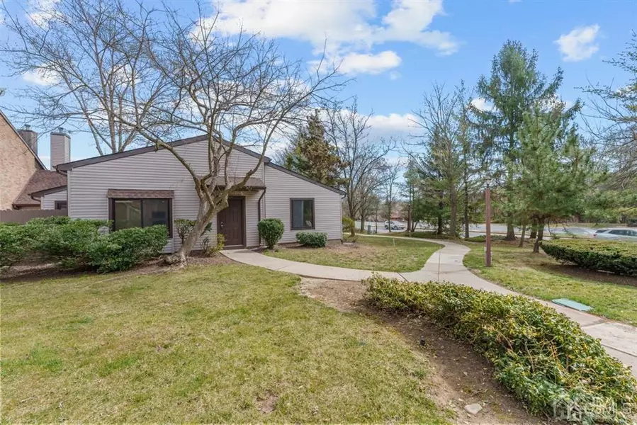 18 Sheffield CT, East Brunswick, NJ 08816