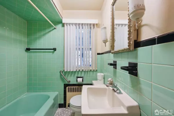 21 Murdock ST Fords, NJ 08863