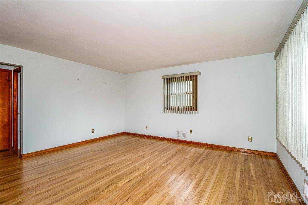 Milltown, NJ 08850,193 S Moetz DR