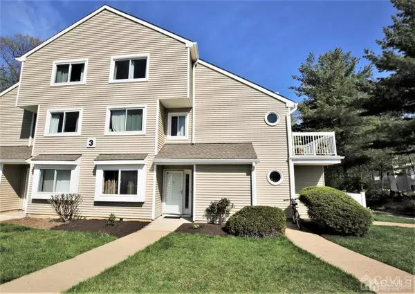 41 Deerberry LN, South Brunswick, NJ 08852