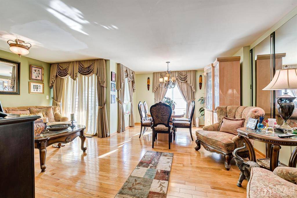 Sewaren, NJ 07077,25 Marina View DR