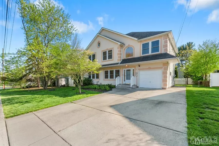 33 Roosevelt AVE, East Brunswick, NJ 08816