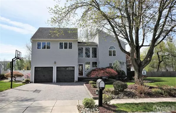 29 Pullman LOOP, South Brunswick, NJ 08810